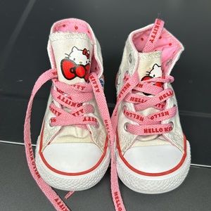 Hello kitty converse shoes size 5
